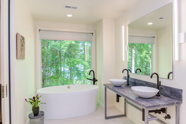 Building Photo - 4416 Arrowhead Trail