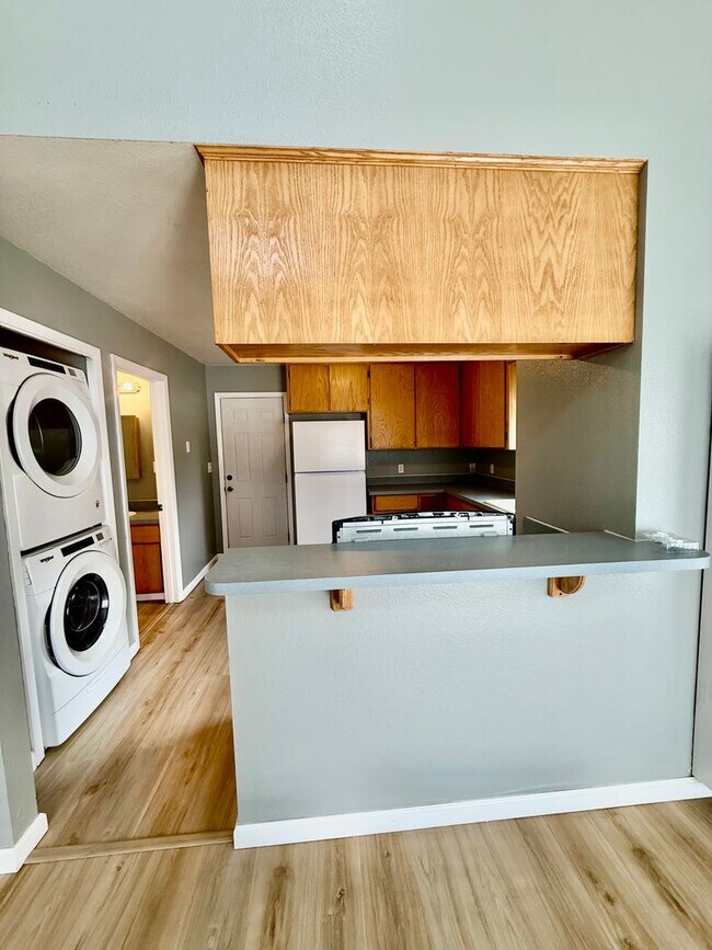 Building Photo - Charming small house