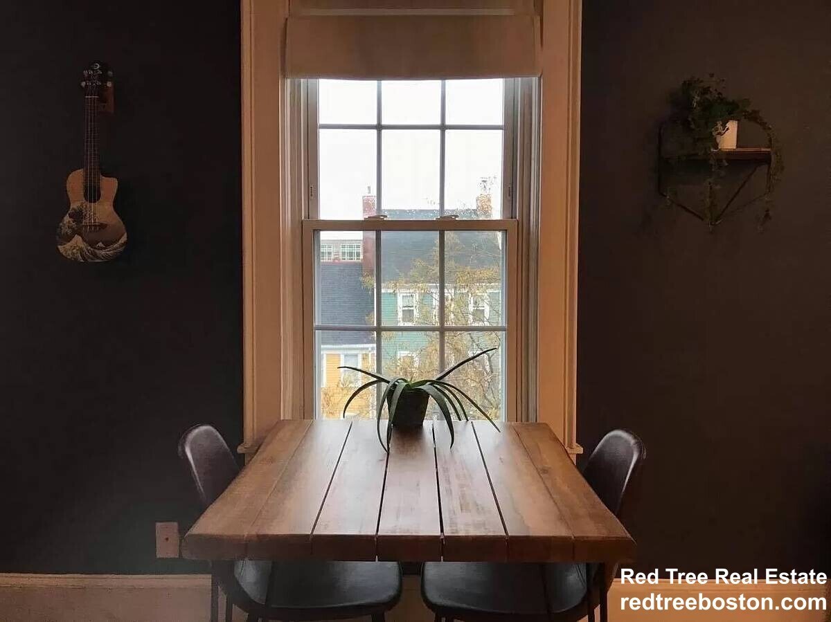 Building Photo - 445 Main St