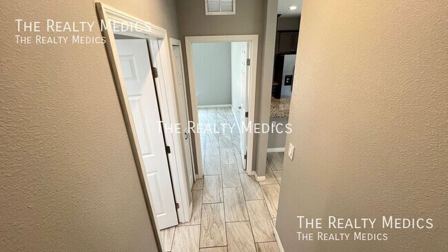 Building Photo - 1161 Yager Rd SE