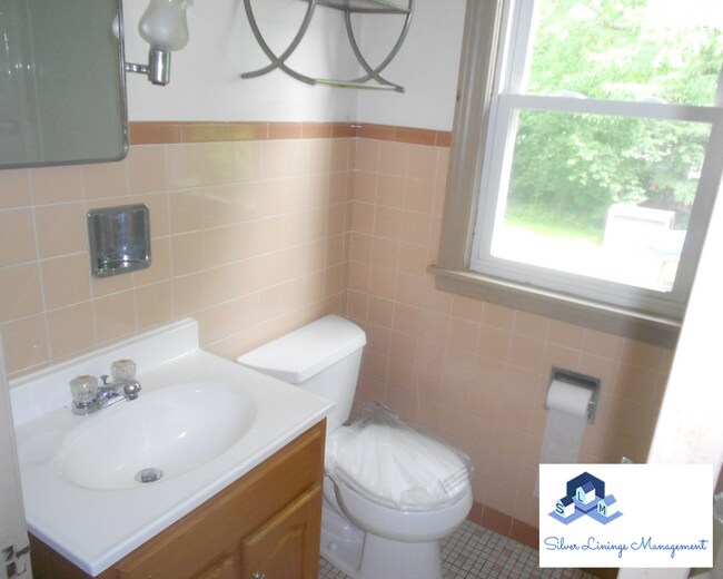 Building Photo - 94 Hurd St