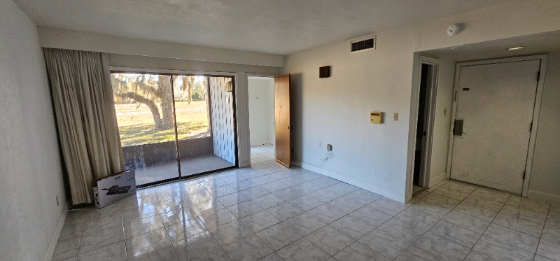 Building Photo - 181 Palm View Ct