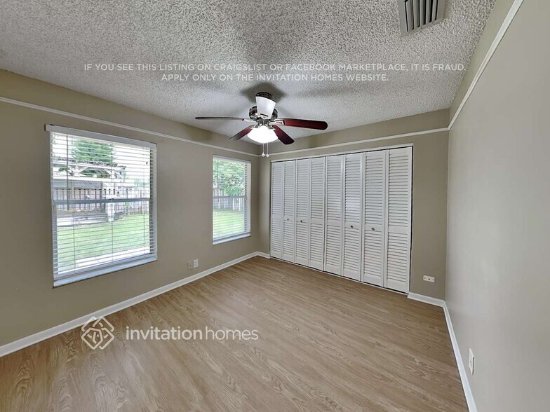 Building Photo - 12169 Sycamore Ln