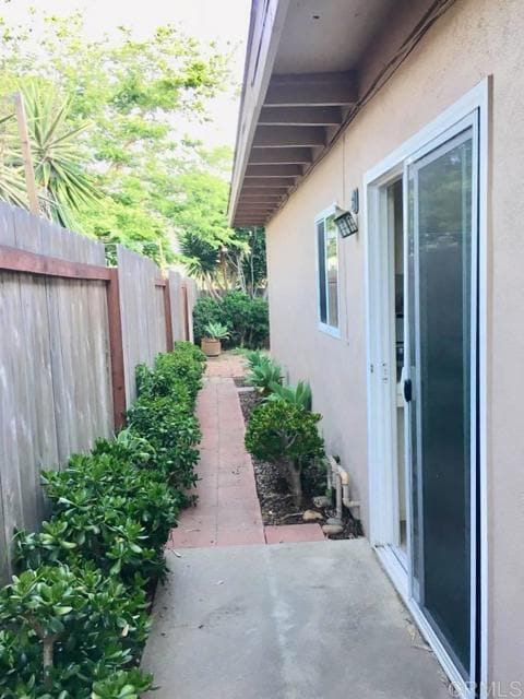 Building Photo - 928 Bonita Dr