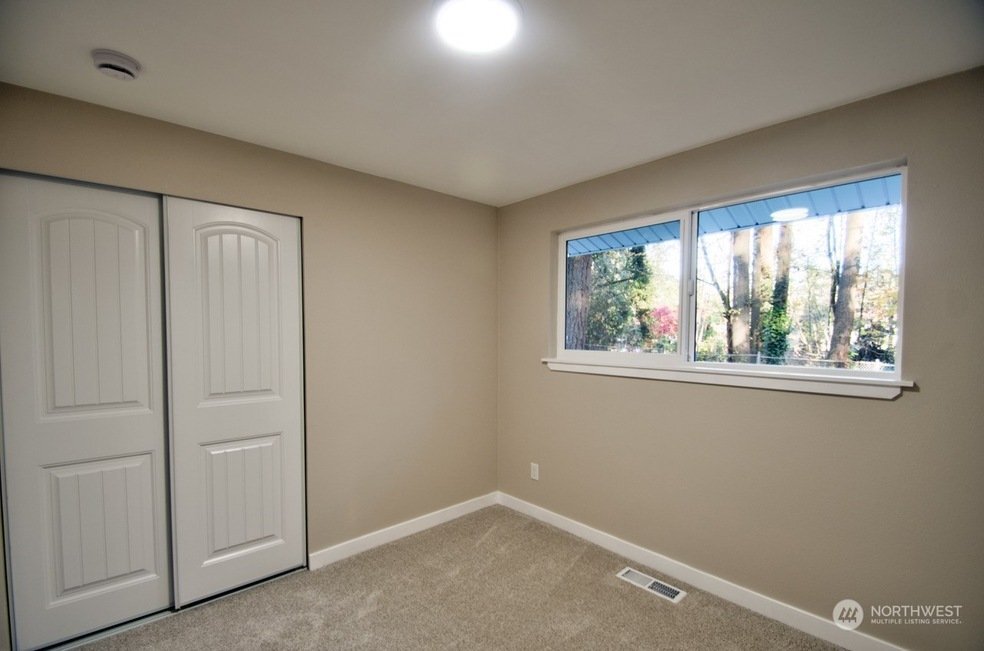 Building Photo - 6720 Alder Glen Dr SE