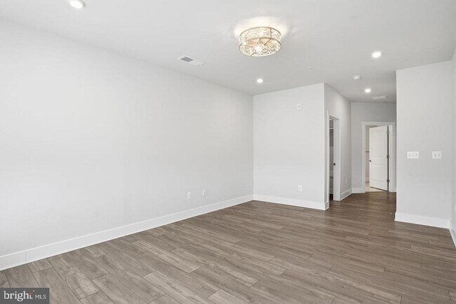 Building Photo - 111 Marshgrass Wy