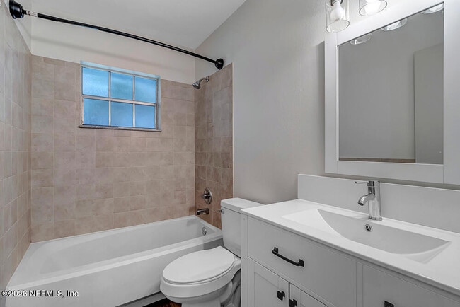 Building Photo - 407 Cassandra Ln