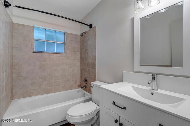 Building Photo - 407 Cassandra Ln