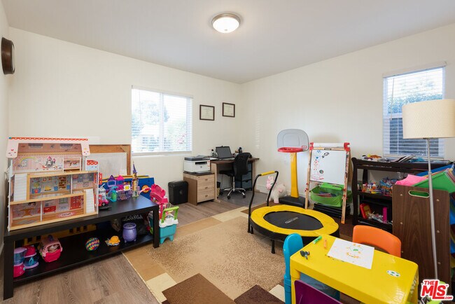 Building Photo - 17332 Bullock St