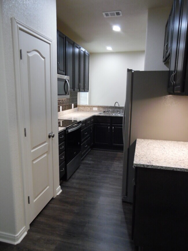 Building Photo - 301 Panther Way