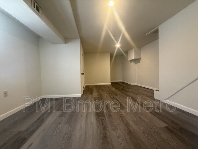 Building Photo - 519 E Cold Spring Ln