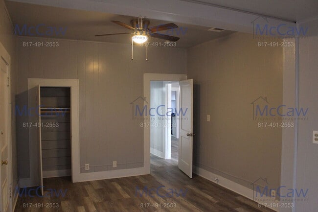Building Photo - 3009 Hollywood Ave