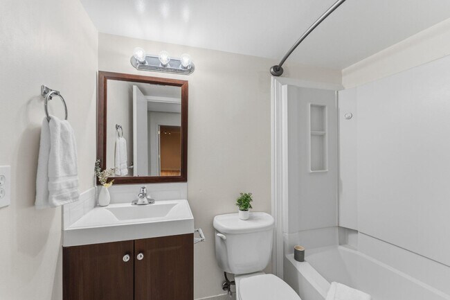 Building Photo - 7428 Chummley Ct