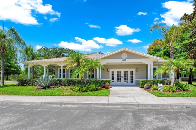 Building Photo - 2011 Villa Sites Dr