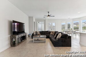 Building Photo - 462 Vamanos