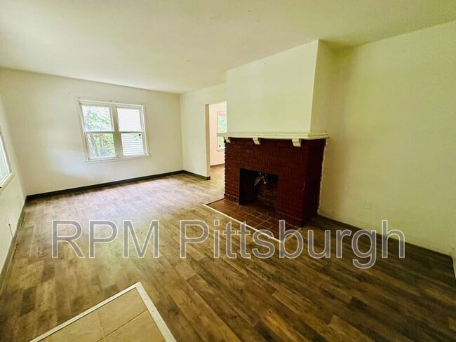 Building Photo - 1721 Scott St