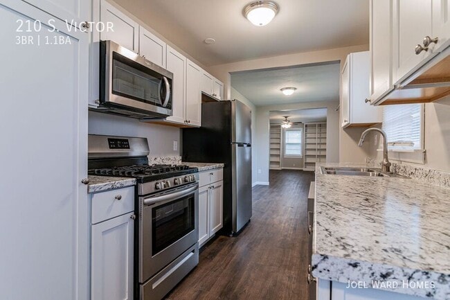 Building Photo - 210 S. Victor-