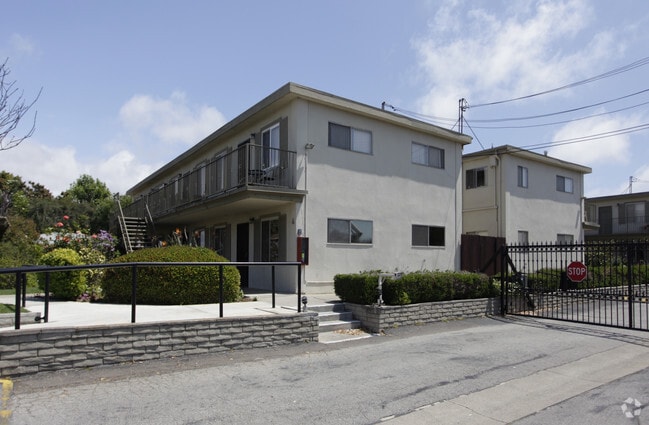 Primary Photo - Victoria Manor Apartments