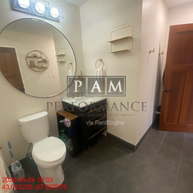 Building Photo - 234 N Broadway