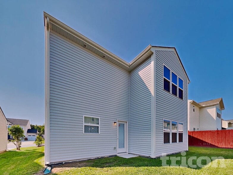 Building Photo - 2215 Osprey Ln