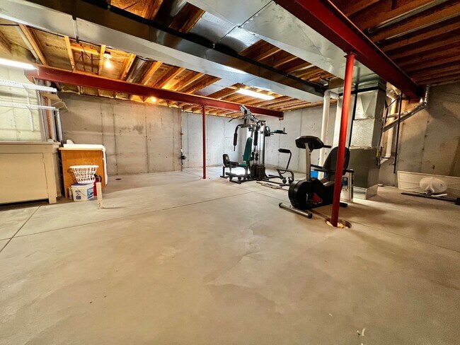 Building Photo - Charming 3-Bedroom Windsor Home: Comfort, Style, and Convenience Await!