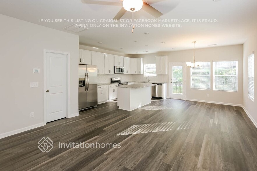 Building Photo - 1656 CM Human Dr