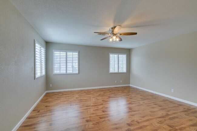 Building Photo - Beautiful Summerlin Home – 3 Bed, 2.5 Bath...