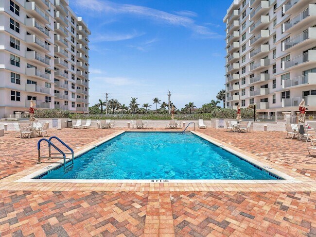 Building Photo - 4505 S Ocean Blvd