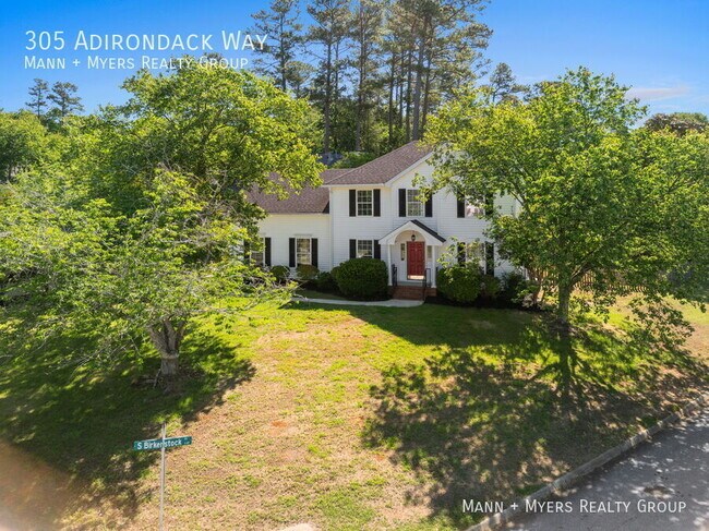 Building Photo - 305 Adirondack Way