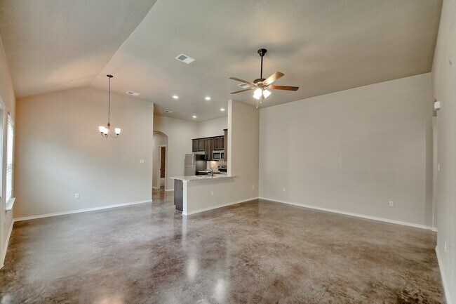 Building Photo - GORGEOUS 3 BEDROOM DUPLEX LOCATED IN BUDA, TEXAS!