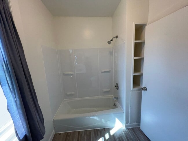 Building Photo - 471 Central St