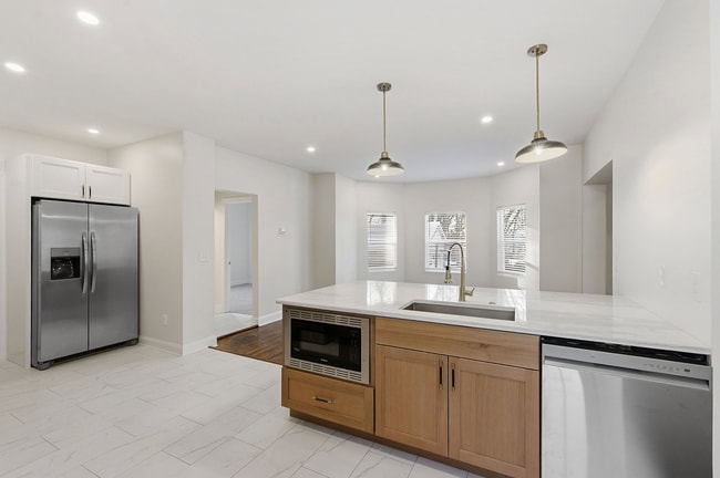 Building Photo - 4414 Whetsel Ave