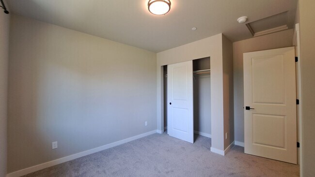 Building Photo - 3113 E Camellia Way