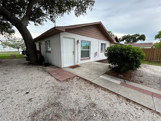 Building Photo - 530 5th Ave W