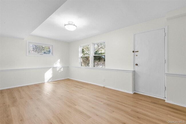 Building Photo - 25 Woodhollow Ln