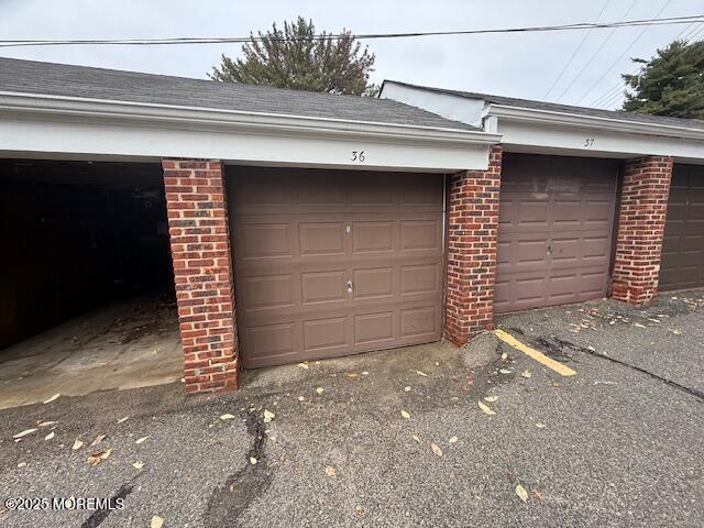 Building Photo - 82 Manor Dr