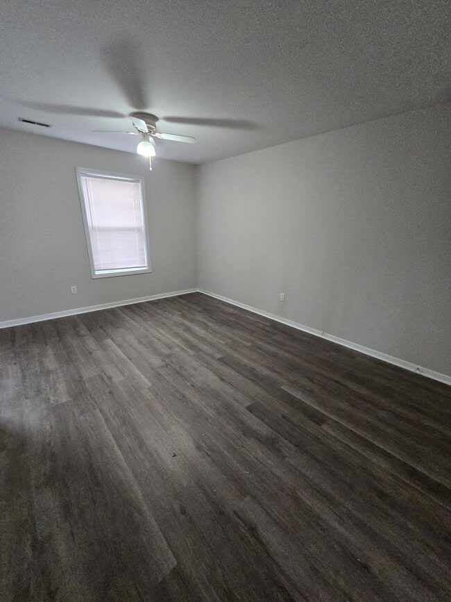 Building Photo - 106-108 Albany Dr.