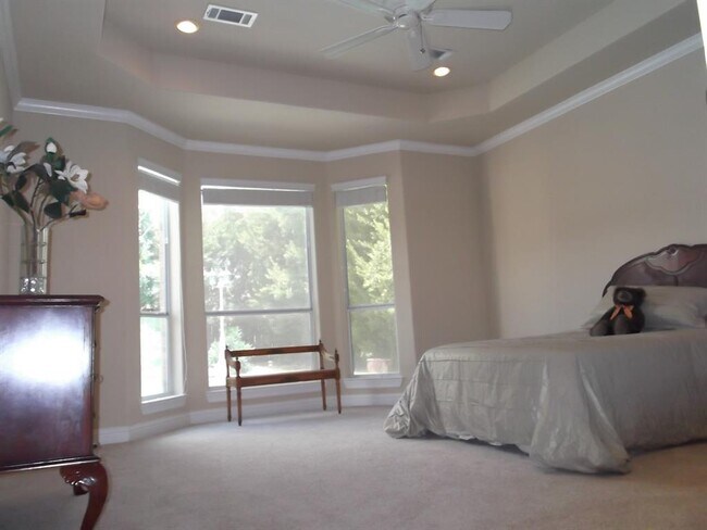 Building Photo - 1722 Parklake Village Dr