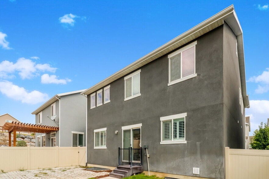 Building Photo - 3023 S Willow Creek Dr