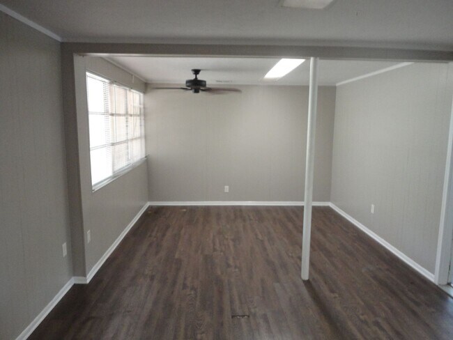 Building Photo - 401 NW 36th Ter