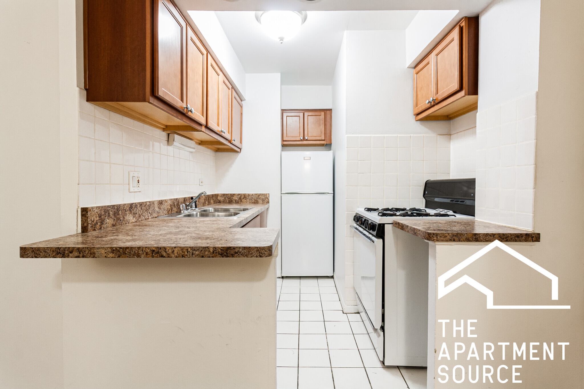 Building Photo - 540 W Roscoe St