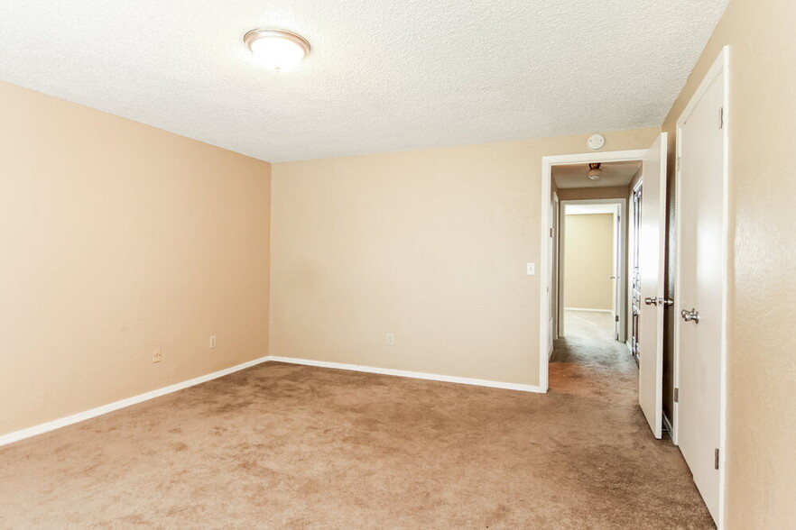 Building Photo - 317 Chickasaw Ln