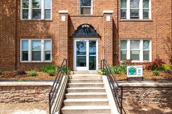 Entrance - The Dempsey