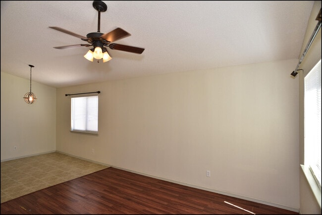 Building Photo - 14325 Island Point Dr