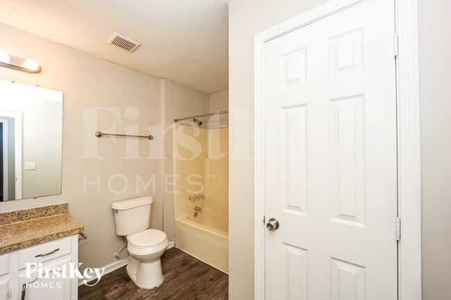 Building Photo - 420 Freestone Dr