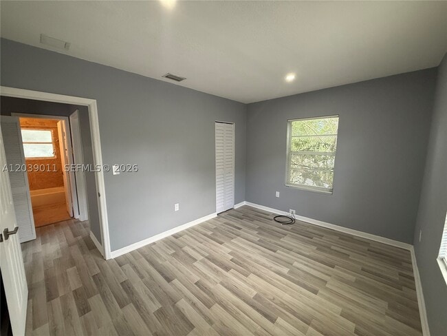 Building Photo - 426 NE 77th Street Rd