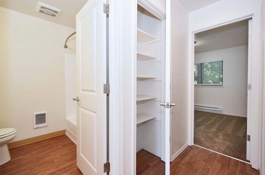 Building Photo - 12085 SW 135th Ave