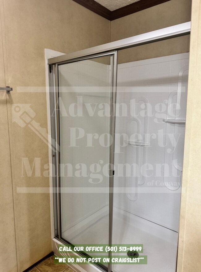 Building Photo - Perfect for Families: Spacious 5-Bedroom Home in Greenbrier!