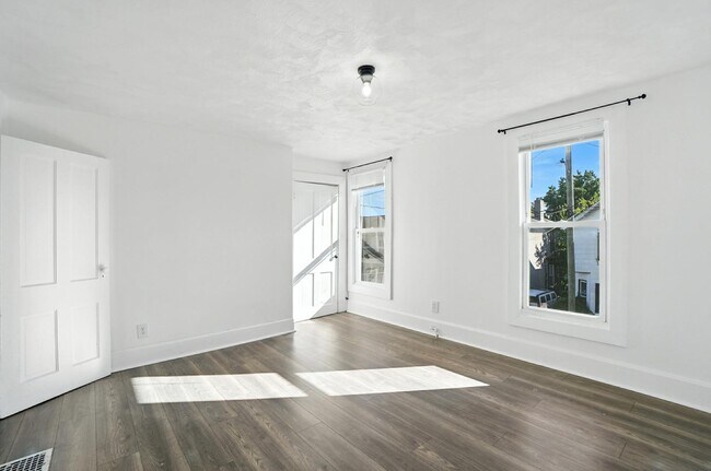 Building Photo - 191 Elmwood Ave