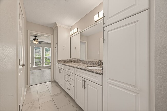 Building Photo - 14507 Ravenhurst Ln